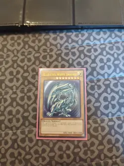 YUGIOH Blue-Eyes White Dragon OP28-EN001 Ultimate Rare NM Unlimited - Image 2