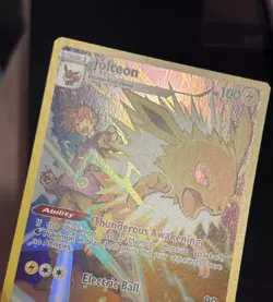 2022 POKEMON BRILLIANT STARS TRAINER GALLERY JOLTEON TG04/TG30 ULTRA RARE HOLO - Image 4