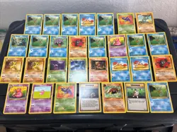 (30) Pokemon Card ALL VTG Lot Cards 1999 Fossil SET Horsea Omastar Magmar - Image 1