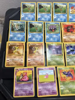 (30) Pokemon Card ALL VTG Lot Cards 1999 Fossil SET Horsea Omastar Magmar - Image 2