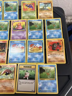 (30) Pokemon Card ALL VTG Lot Cards 1999 Fossil SET Horsea Omastar Magmar - Image 4