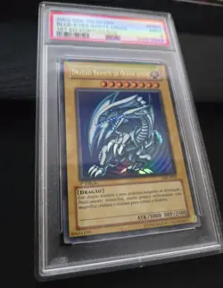 2002 Yu-Gi-Oh! Blue-Eyes White Dragon SDK DIK-P001 Ultra Rare 1st Edition PSA 9 - Image 3