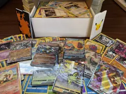 (EN) Pokemon 1000+ Card Lot - 90+ Holos & Reverse Holos - Rares V EX + BONUS - Image 1