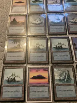 Lot of (25) 1995 Magic The Gathering Island Land Cards - Image 2