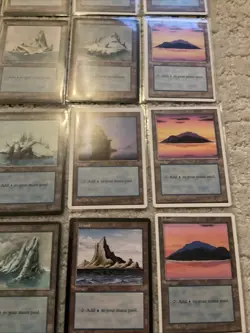Lot of (25) 1995 Magic The Gathering Island Land Cards - Image 5