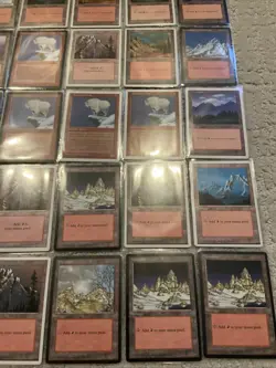 Lot Of (25) 1995 Magic The Gathering Mountain Land Cards - Image 2