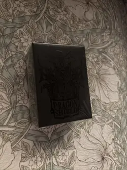 Gen Con 2025 Dragon Shield Event Exclusive Black/Gold Standard Card Sleeves - Image 1