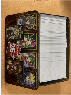 Yu-Gi-Oh 500 modern day card commons with a random YGO tin included. - Image 1