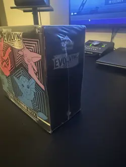 Pokemon Sword & Shield Evolving Skies Elite Trainer Box Sealed Small Tear Corner - Image 3