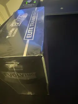 Pokemon Sword & Shield Evolving Skies Elite Trainer Box Sealed Small Tear Corner - Image 4