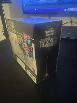 Pokemon Sword & Shield Evolving Skies Elite Trainer Box Sealed Small Tear Corner - Image 5