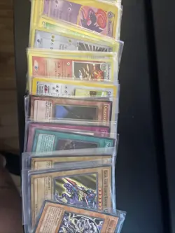 Pokemon/yugioh Lot Cards - Image 4