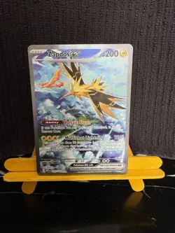 Pokemon TCG Zapdos EX 151 Special Illustration Rare Card 202/165 Pack Fresh - Image 1