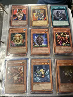 Yu-Gi-Oh Binder Collection Vintage Cards Blue-Eyes Yugioh Over 200+ Cards - Image 5