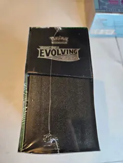 Pokemon TCG - Evolving Skies - Pokemon Center Elite Trainer Box (ETB) - Sealed - Image 3