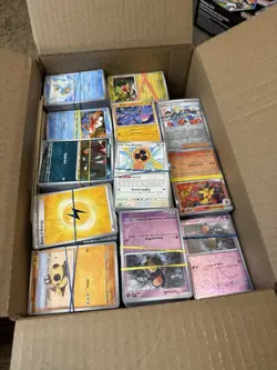 Pokemon Cards Bulk Lot 1000 English- Commons Uncommons Jumbos Scarlet Violet Era - Image 1