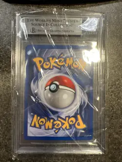Pokemon TCG 2001 Southern Islands Mew 1/18 Holo Rare Card - Image 2