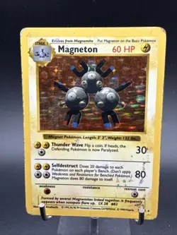 Pokemon TCG Shadowless Magneton 9/102 Pokemon Base Set Shadowless Holo - Image 1