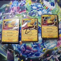 3x. Zapdos Pokemon Promo Card - GameStop Exclusive - 3 Card Include - Image 1