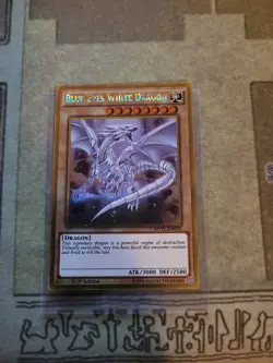 YUGIOH BLUE-EYES WHITE DRAGON MVP1-ENG55 GOLD 1ST ED NM ALT ART - Image 2