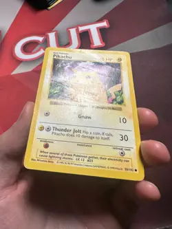 PIKACHU 58/102 Base Set SHADOWLESS [Yellow Cheeks] Pokemon TCG card - Image 2
