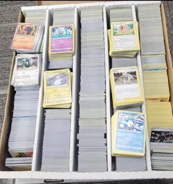 Pokemon Cards Bulk Lot 1000 Cards -BONUS 25 HOLO/REVERSE CARDS No Energies! - Image 1