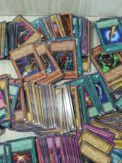 YuGiOh mixed random lot 754 trading cards most 1996 some duplicates - Image 5