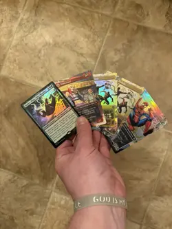 Magic The Gathering Marvel’s Spider-Man 5 Card Bundle - Image 1