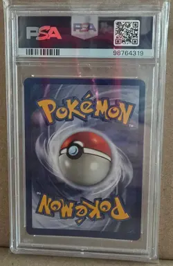 PSA 8 GRADED NM/MINT HITMONLEE FOSSIL 1ST EDITION HOLO POKEMON CARD #7/62 (5) - Image 2