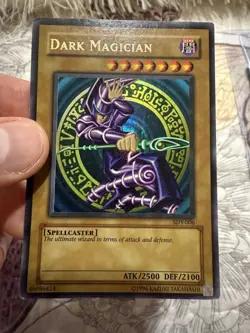 Yugioh Dark Magician SDY-006 Ultra Rare Unlim Wavy Print - Image 1