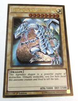 Yugioh! Blue-Eyes White Dragon PGL2-EN080 Gold Secret Rare 1st Edition NM - Image 1