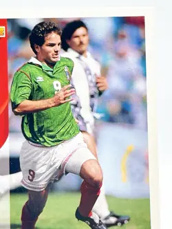 94 USA World Cup Soccer Card Mexico National Team Luis Garsia Vintage From Japan - Image 3
