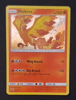 Moltres Cosmo Holo SM 143 Light Play [Sun & Moon Promos:Pokemon] - Image 1