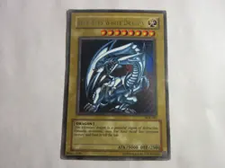 Lot of Yugioh Cards with Kaiba Starter Deck Box and Blue Eyes White Dragon - Image 4