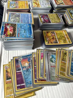 POKEMON TCG Lot Of 800+ Reverse Holo Bulk Cards - Image 3