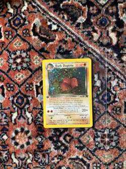 2000 Pokemon Team Rocket First Edition Dark Dugtrio Holo #6/82 Swirl - Image 1