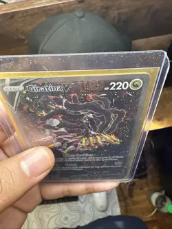 Giratina v Alternate Full Art Holo Card 186/196 Swsh11: Lost Origin - Image 1