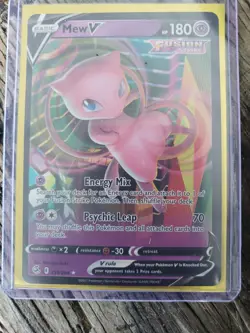 Pokemon TCG Fusion Strike Ultra Rare Holo Card Mew v 113/264 Near Mint Condition - Image 1