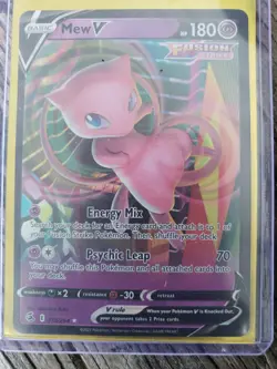 Pokemon TCG Fusion Strike Ultra Rare Holo Card Mew v 113/264 Near Mint Condition - Image 2