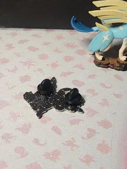 Pokemon TCG Crown Zenith Premium Figure Collection (Shiny Zacian) Pin & Figure - Image 5