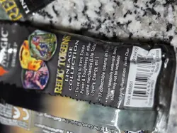 Magic: The Gathering Relic Tokens 10pk Plus Lineage Collection Display Box - Image 4