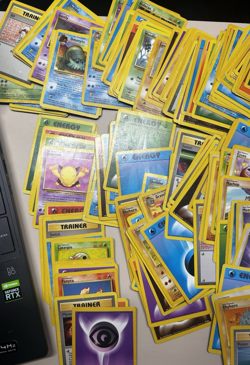 Vintage Pokemon Card Lot Base, Base 2, Fossil, Jungle and more! HP/DMG 190 Cards - Image 2