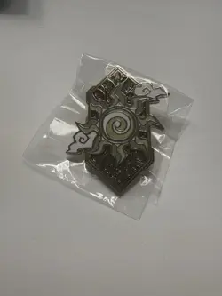 Magic Con Exclusive Mana Pin 2025 Plains - Image 1