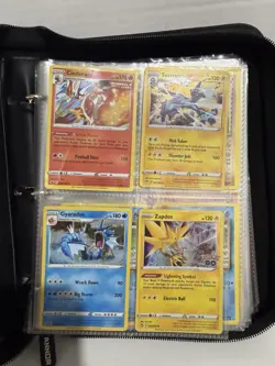 Charizard Pokemon 440 Card Carrying Case Binder With 75 Cards 1996-2022 - Image 5