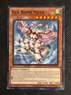 3x YuGiOh! - Silk Bomb Moth DOOD-EN088 Common 1st Edition Near Mint - Image 2