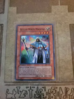 YUGIOH SKILLED WHITE MAGICIAN MFC-064 SUPER 1ST ED MP 1996 - Image 1