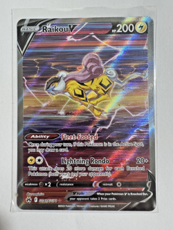 Raikou v GG41/GG70 Crown Zenith: Galarian Gallery Holo Card Near Mint Condition - Image 1
