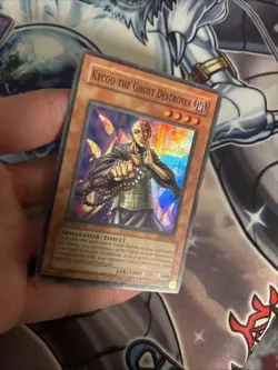 (29) Yugioh Kycoo the Ghost Destroyer LON-062 Super Rare 1st Ed LP - Image 2