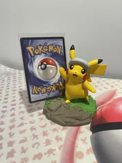 Pikachu Cosplay Vcos TCG - Detective Pikachu w/ Gold Foil Bonus Card! - Image 2