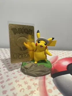 Pikachu Cosplay Vcos TCG - Detective Pikachu w/ Gold Foil Bonus Card! - Image 3